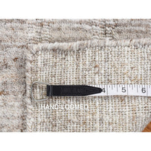 Load image into Gallery viewer, 1&#39;5&quot;x1&#39;6&quot; Goose Gray, 100% Wool, Hand Loomed, Thick and Soft, Modern Design, Oriental Rug FWR527646