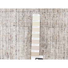 Load image into Gallery viewer, 1&#39;6&quot;x1&#39;6&quot; Timberwolf Gray, Modern Design, 100% Wool, Hand Loomed, Thick And Soft, Cut And Loop, Sample Oriental Rug FWR527658