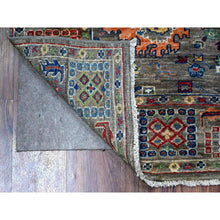 Load image into Gallery viewer, 4&#39;1&quot;x5&#39;7&quot; Ice Gray, Aryana Collection, Mahal Design With Geometric Leaf Elements, Vegetable Dyes, Extra Soft Wool, Hand Knotted, Oriental Rug FWR529986