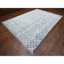 Load image into Gallery viewer, 9&#39;1&quot;x12&#39;4&quot; Spare White And Shingle Gray, Moroccan Weave Marmoucha With All Over Criss Cross Pattern, Hand Knotted Tone On Tone Natural Dyes, 100% Wool, Oriental Rug FWR536004