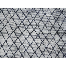 Load image into Gallery viewer, 9&#39;1&quot;x12&#39;4&quot; Spare White And Shingle Gray, Moroccan Weave Marmoucha With All Over Criss Cross Pattern, Hand Knotted Tone On Tone Natural Dyes, 100% Wool, Oriental Rug FWR536004