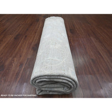 Load image into Gallery viewer, 8&#39;x8&#39; Misty Gray, Washed Out Ziegler Mahal Revival With All Over Pattern, Hand Knotted, 100% Wool, Round, Oriental Rug FWR538770