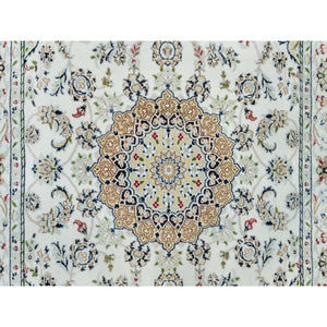 4'7"x6'8" Powder White, Nain with Center Medallion Flower Design, 250 KPSI, 100% Wool, Hand Knotted, Oriental Rug FWR540078
