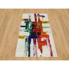 Load image into Gallery viewer, 4&#39;x5&#39;10&quot; Castle Ivory, Modern Abstract Motifs And  Painter&#39;s Brush Strokes, Oriental Wool And Sari Silk Hand Knotted Rug FWR541494