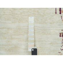 Load image into Gallery viewer, 14&#39;x14&#39; Seedpearl Ivory, Wool And Sari Silk Hand Knotted Modern Abstract Motifs With Painter&#39;s Brush Strokes, Oriental Round Rug FWR541590