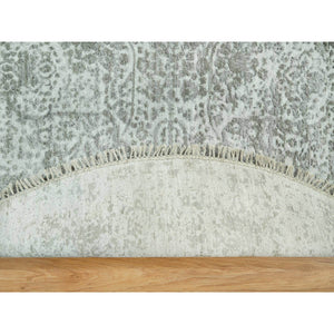 7'10"x7'10" Trout Gray, Persian Design, Soft to Touch, Denser Weave, Hand Knotted, Broken Wool and Silk, Round Oriental Rug FWR542682