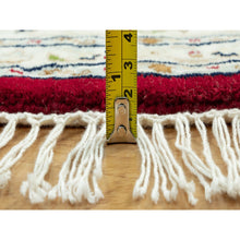 Load image into Gallery viewer, 8&#39;x8&#39; Barn Red, Densely Woven 250 KPSI, Soft Wool, Hand Knotted Nain Large Center Medallion Flower Design, Oriental Round Rug FWR542976