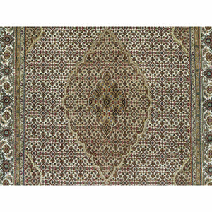 5'10"x9'2" Silky White, Densely Woven Center Large Fish Medallion Tabriz Mahi Design, High Quality Wool, Hand Knotted, Oriental Rug FWR543588