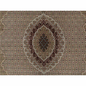 8'x10' Photon White, Super Mahi with Large Medallion, Hand Knotted, Wool and Silk, 250 KPSI, Oriental Rug FWR545172