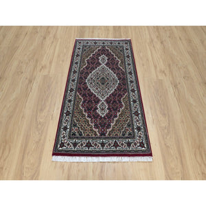 2'10"x5'1" Mahogany Red, Natural Wool, Tabriz Mahi With Fish Medallion Design, Hand Knotted, Densely Woven, Oriental Rug FWR545904