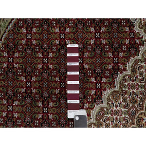 6'x6' Scarlet Red, Tabriz Mahi with Fish Medallion Design, Pure Wool, Hand Knotted, Densely Woven, Round, Oriental Rug FWR546138
