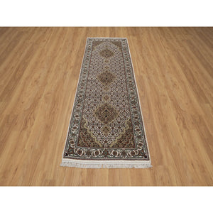 2'10"x8' Daisy White, Tabriz Mahi With Fish Medallion Design, Hand Knotted, Pure Wool, Denser Weave, Runner, Oriental Rug FWR546150