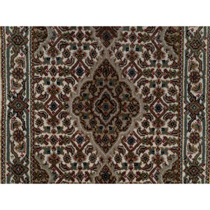 2'x3' Oyster White, Hand Knotted, Tabriz Mahi With Fish Medallion Design, Pure Wool, Denser Weave, Mat, Oriental Rug FWR546180