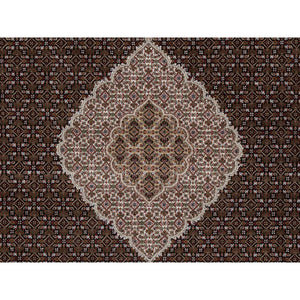 8'x8' Pitch Black, Tabriz Mahi with Fish Medallion Design, 175 KPSI, Soft and Pure Wool, Hand Knotted, Round, Oriental Rug FWR546246
