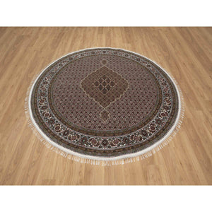 7'6"x7'6" Pearl White, Tabriz Mahi with Fish Medallion Design, Hand Knotted, Pure Wool, Denser Weave, Round, Oriental Rug FWR546252
