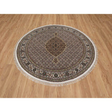 Load image into Gallery viewer, 6&#39;x6&#39; Cotton White, Pure Wool, Tabriz Mahi With Fish Medallion Design, Denser Weave, Hand Knotted, Round, Oriental Rug FWR546264