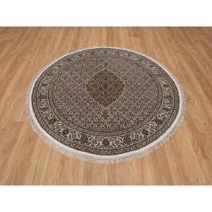 6'x6' Cotton White, Pure Wool, Tabriz Mahi with Fish Medallion Design, Denser Weave, Hand Knotted, Round, Oriental Rug FWR546264