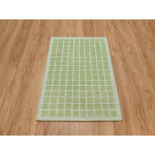 Load image into Gallery viewer, 2&#39;2&quot;x3&#39;1&quot; Lily Green, Modern Plain Decor Box Design, Pure Wool, Soft to the Touch, Loomed Knotted, Mat, Oriental Rug FWR546384