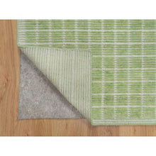 Load image into Gallery viewer, 2&#39;2&quot;x3&#39;1&quot; Lily Green, Modern Plain Decor Box Design, Pure Wool, Soft to the Touch, Loomed Knotted, Mat, Oriental Rug FWR546384