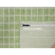 Load image into Gallery viewer, 2&#39;2&quot;x3&#39;1&quot; Lily Green, Modern Plain Decor Box Design, Pure Wool, Soft To The Touch, Loomed Knotted, Mat, Oriental Rug FWR546384