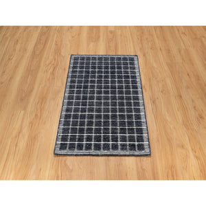 2'3"x3'1" Charcoal Black, Modern, Natural Wool Box Design with Plain Decor, Loomed Knotted, Mat, Oriental Rug FWR546390
