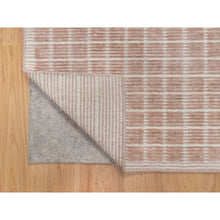 Load image into Gallery viewer, 2&#39;2&quot;x3&#39;1&quot; Salmon Pink, Soft to Touch, Modern Plain Decor Box Design, Luxurious Wool, Loomed Knotted, Mat, Oriental Rug FWR546396