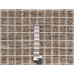 2'2"x3'1" Beaver Brown, Modern Plain Decor Box Design, Natural Wool, Soft to the Touch, Loomed Knotted, Mat, Oriental Rug FWR546426