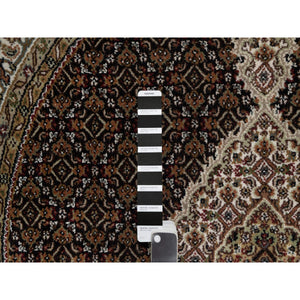 4'10"x4'10" Onyx Black, Tabriz Mahi with Fish Medallion Design, 175 KPSI, Pure Wool, Hand Knotted, Round, Oriental Rug FWR546462