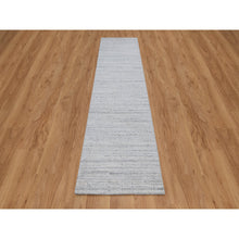 Load image into Gallery viewer, 2&#39;6&quot;x10&#39; Daisy White, Hand Loomed, Plain Modern Striae Design, Soft Pile, Natural Wool, Runner, Oriental Rug FWR547074