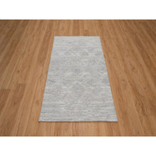 Load image into Gallery viewer, 3&#39;x5&#39;3&quot; Light Gray, Hand Knotted, Cut And Loop Pile, Modern Design, Hand Spun Undyed Natural Wool, Oriental Rug FWR547614