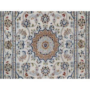2'1"x3'3" Daisy White, Nain with Flower Medallion Design, Hand Knotted, Wool and Silk, 250 KPSI, Soft Pile, Mat, Sample, Oriental Rug FWR549276