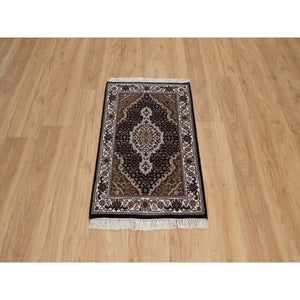 2'x3' Jet Black, Tabriz Mahi with Fish Medallion Design, 175 KPSI, 100% Wool, Hand Knotted, Sample, Mat, Oriental Rug FWR549402