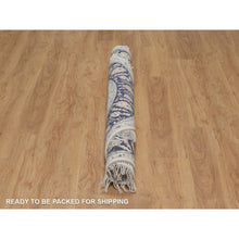 Load image into Gallery viewer, 6&#39;2&quot;x6&#39;2&quot; Daisy White, 250 Kpsi, Nain With All Over Flower Design, Wool And Silk, Soft Pile, Hand Knotted, Round, Oriental Rug FWR549486