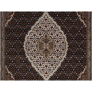 5'x7' Ink Black, Tabriz Mahi with Fish Medallion Design, 175 KPSI, 100% Wool, Hand Knotted, Oriental Rug FWR549522
