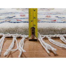 Load image into Gallery viewer, 9&#39;10&quot;x9&#39;10&quot; Daisy White, Nain With Flower Medallion Design, Hand Knotted, Wool And Silk, 250 Kpsi, Soft Pile, Round, Oriental Rug FWR549744