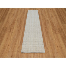 Load image into Gallery viewer, 2&#39;5&quot;x10&#39; Chiffon White, Hand Loomed, Salt And Pepper Effect With Vertical Stripes Design, Undyed Natural Wool, Runner, Oriental Rug FWR550020