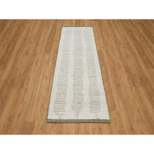 Load image into Gallery viewer, 2&#39;5&quot;x8&#39; Papyrus White, Hand Woven, Flat Weave With Textured Pile, Undyed Natural Wool, Runner, Oriental Rug FWR550338
