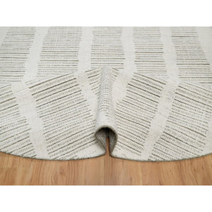 7'9"x7'9" Pearl White, Undyed Natural Wool, Hand Woven, Flat Weave With Pile, Textured, Round, Oriental Rug FWR550368
