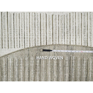 7'9"x7'9" Pearl White, Undyed Natural Wool, Hand Woven, Flat Weave With Pile, Textured, Round, Oriental Rug FWR550368