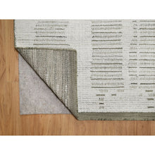 Load image into Gallery viewer, 9&#39;x12&#39; Pearl White, Hand Woven, Flat Weave With Pile, Undyed Natural Wool, Textured, Oriental Rug FWR550404