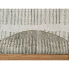Load image into Gallery viewer, 5&#39;9&quot;x5&#39;9&quot; Winter White, Hand Woven, Flat Weave With Pile, Undyed Natural Wool, Round, Oriental Rug FWR550428