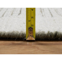 Load image into Gallery viewer, 5&#39;9&quot;x5&#39;9&quot; Winter White, Hand Woven, Flat Weave With Pile, Undyed Natural Wool, Round, Oriental Rug FWR550428