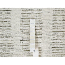 Load image into Gallery viewer, 5&#39;x5&#39; Alabaster White, Flat Weave With Textured Pile, Hand Woven, Undyed Natural Wool, Round, Oriental Rug FWR550440
