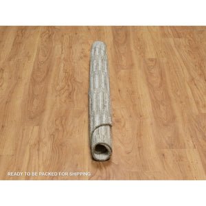 4'10"x4'10" Pearl White, Undyed Natural Wool, Flat Weave With Pile, Hand Woven, Textured, Round, Oriental Rug FWR550446