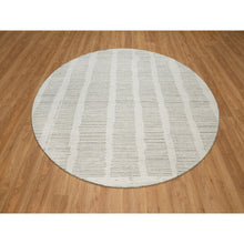 Load image into Gallery viewer, 8&#39;x8&#39; Cream White, Undyed Natural Wool, Hand Woven, Flat Weave With Textured Pile, Round, Oriental Rug FWR550620