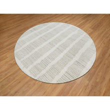 Load image into Gallery viewer, 8&#39;x8&#39; Cream White, Undyed Natural Wool, Hand Woven, Flat Weave With Textured Pile, Round, Oriental Rug FWR550620