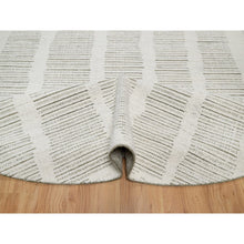 Load image into Gallery viewer, 8&#39;x8&#39; Cream White, Undyed Natural Wool, Hand Woven, Flat Weave With Textured Pile, Round, Oriental Rug FWR550620