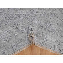 Load image into Gallery viewer, 6&#39;x9&#39; Drizzle Gray, Damask Design, Hand Knotted, Tone On Tone, Wool And Plant Based Silk, Oriental Rug FWR550674