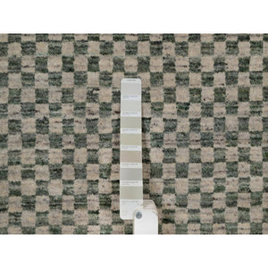 2'x3' Beige, Checkerboard Design, Hand Loomed, Pure Wool, Sample, Mat, Oriental Rug FWR550692