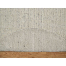 Load image into Gallery viewer, 5&#39;x5&#39; Pearl White, Hand Loomed, Salt And Pepper Effect With Vertical Stripes Design, Undyed Natural Wool, Round, Oriental Rug FWR550764
